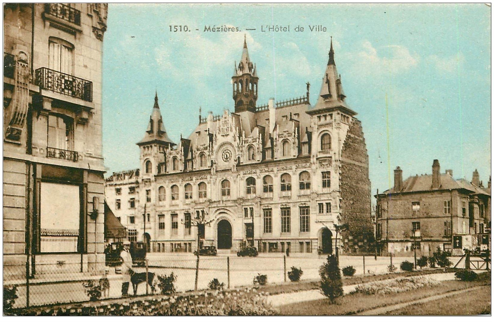 carte postale ancienne 08 MEZIERES. Hôtel de Ville 1946