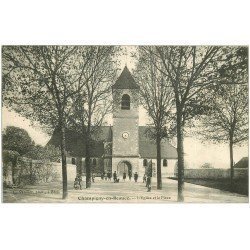 carte postale ancienne 41 CHAMPIGNY-EN-BEAUCE. Eglise et Place 1909