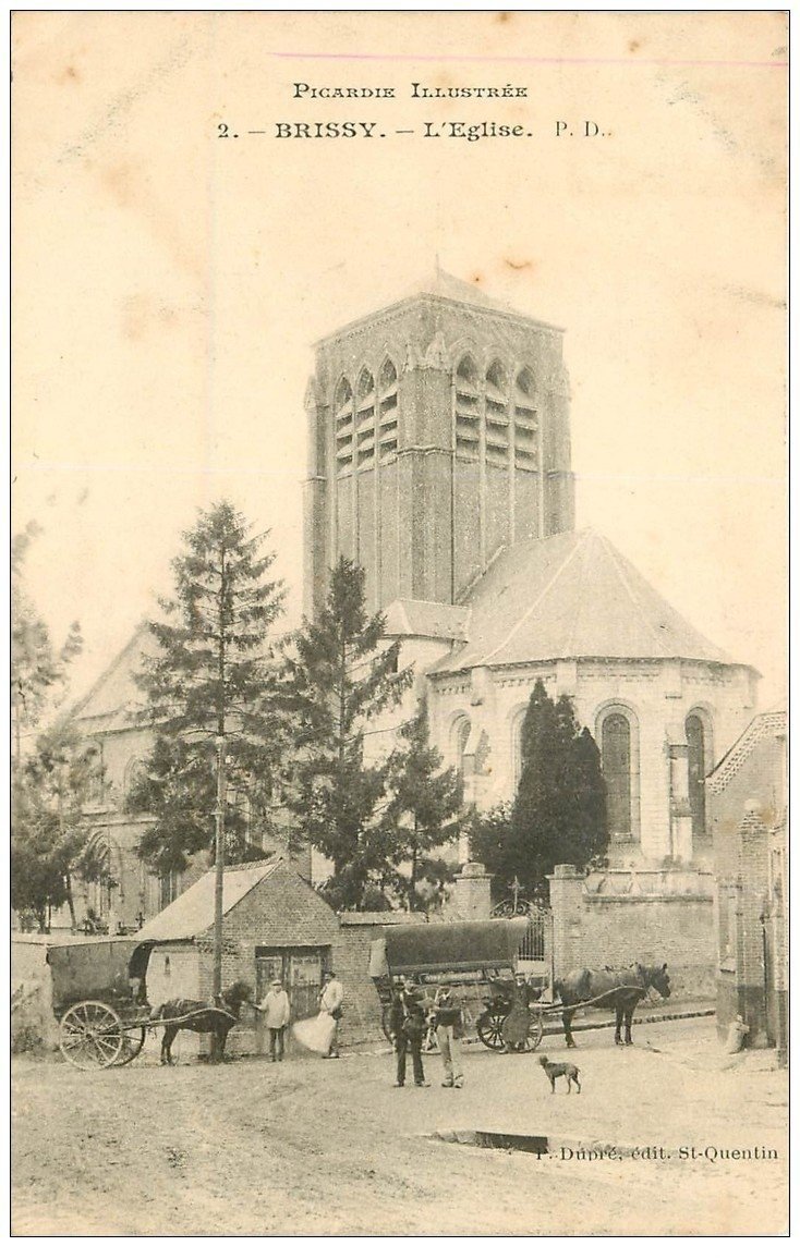 carte postale ancienne 02 BRISSY. L'Eglise 1905. Facteur et Attelages de livraison