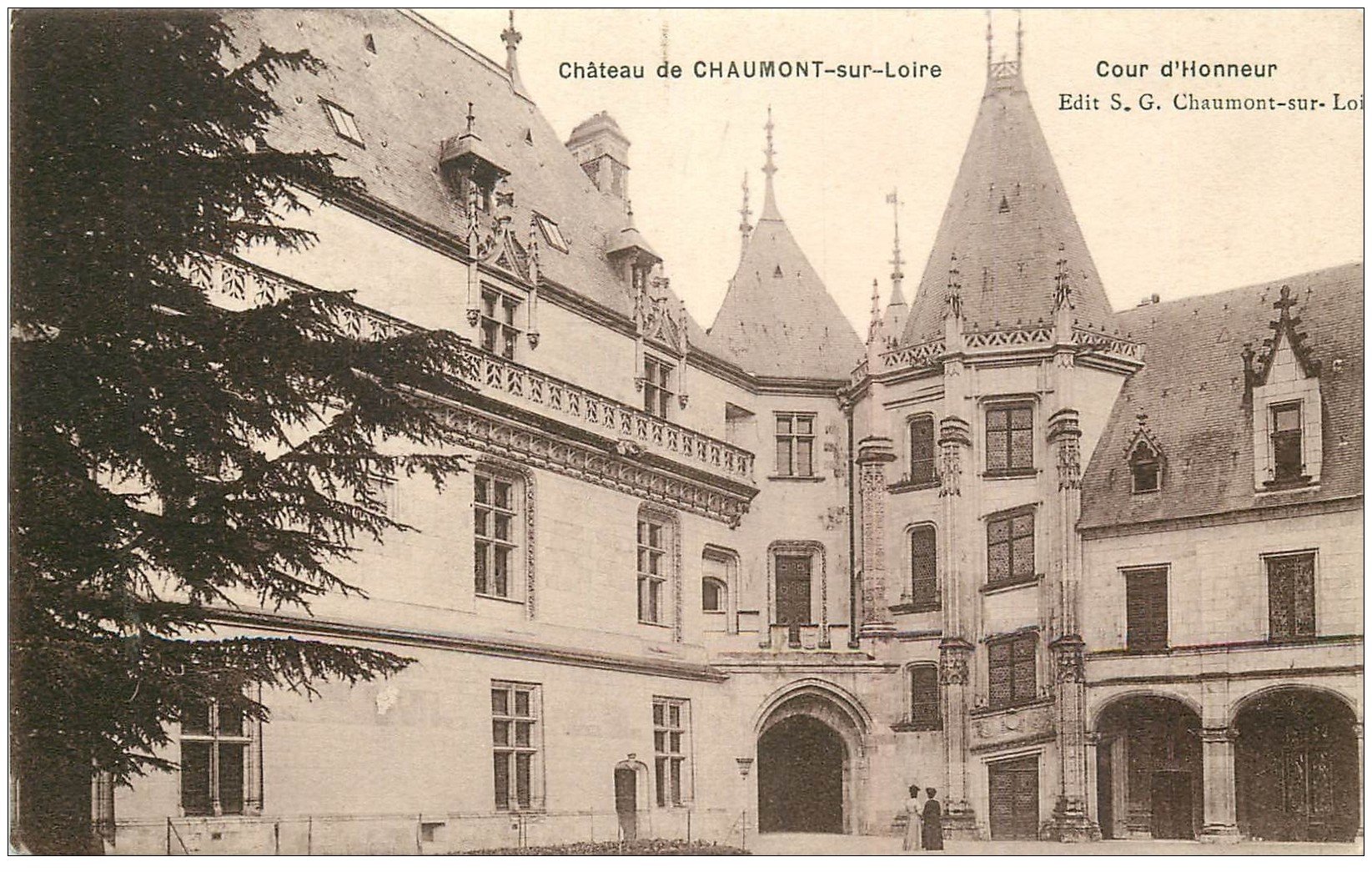 carte postale ancienne 41 CHAUMONT-SUR-LOIRE. Château Cour Honneur