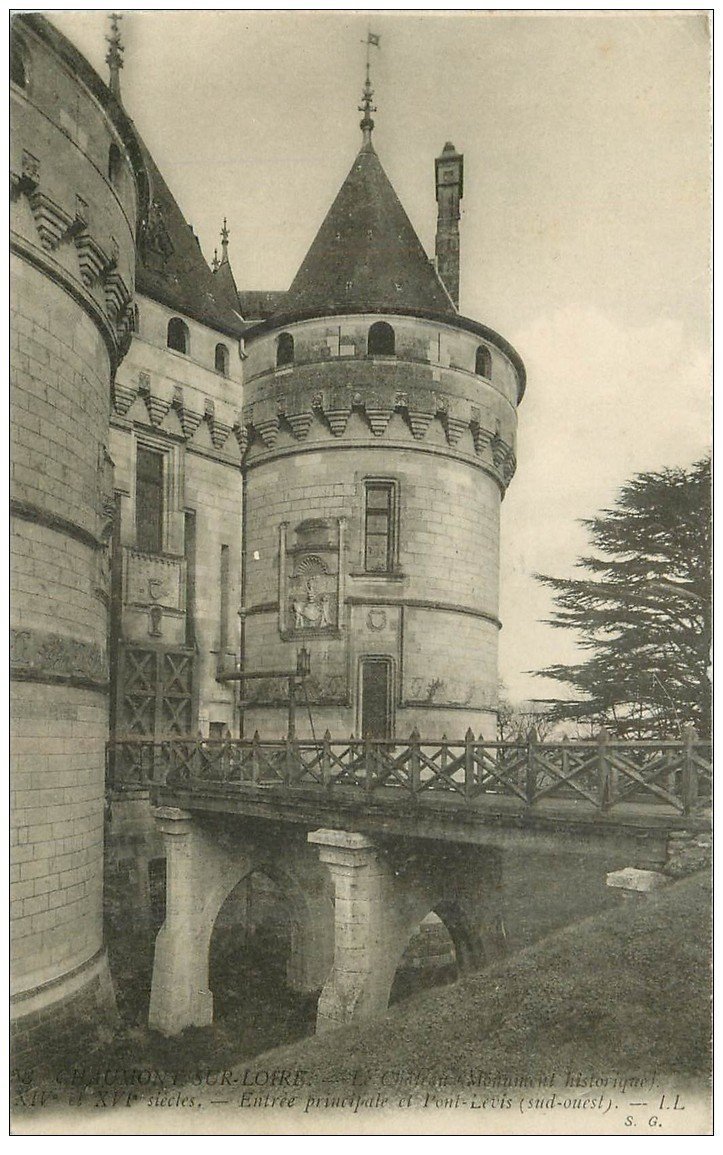 carte postale ancienne 41 CHAUMONT-SUR-LOIRE. Château Entrée
