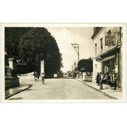 carte postale ancienne 41 CHAUMONT-SUR-LOIRE. Grande-Rue avec magasin de Cartes Postales
