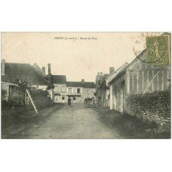 carte postale ancienne 41 PEZOU. Route du Pont 1917