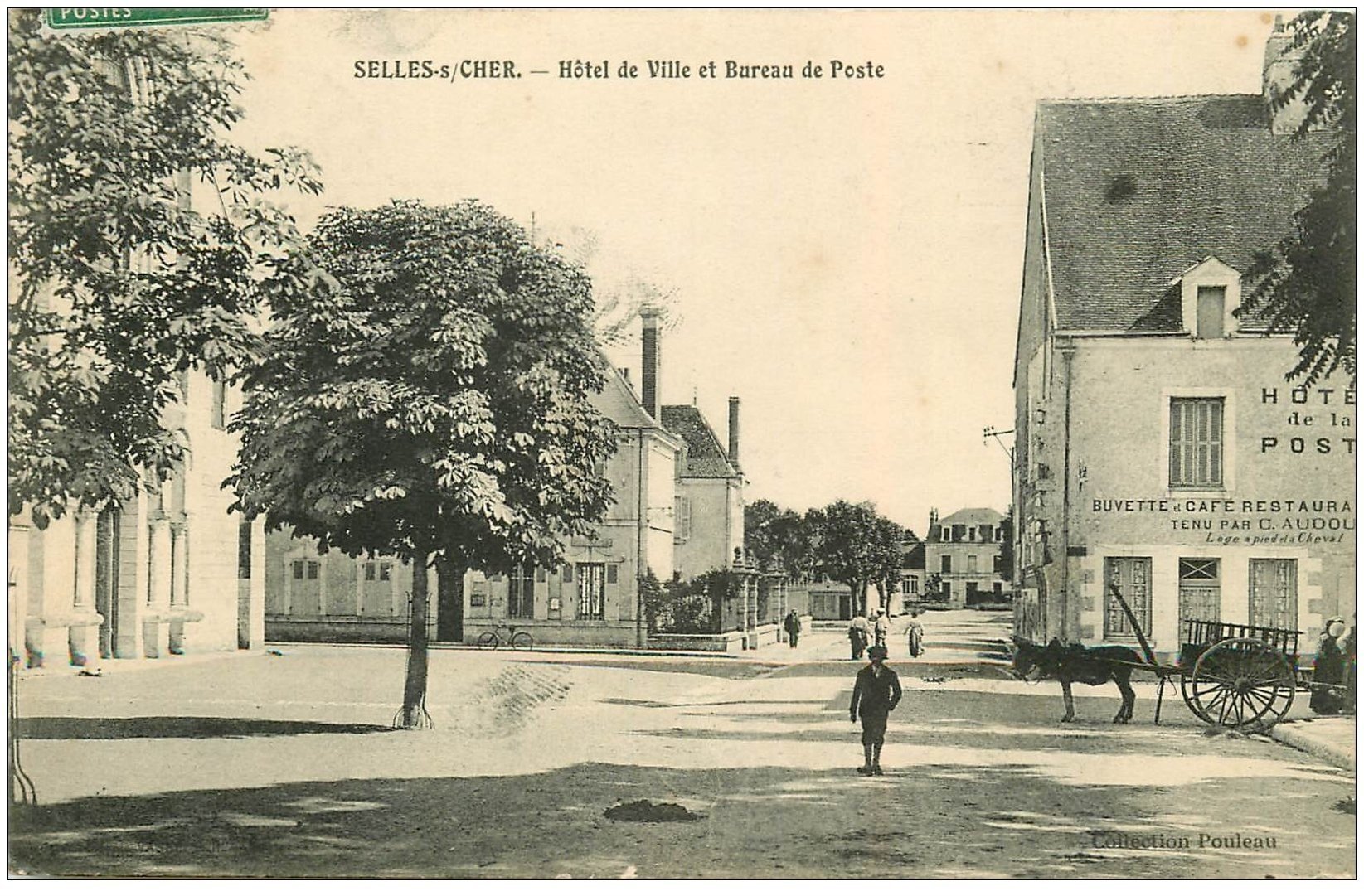 carte postale ancienne 41 SELLES-SUR-CHER. Bureau de Poste et Hôtel de Ville 1913