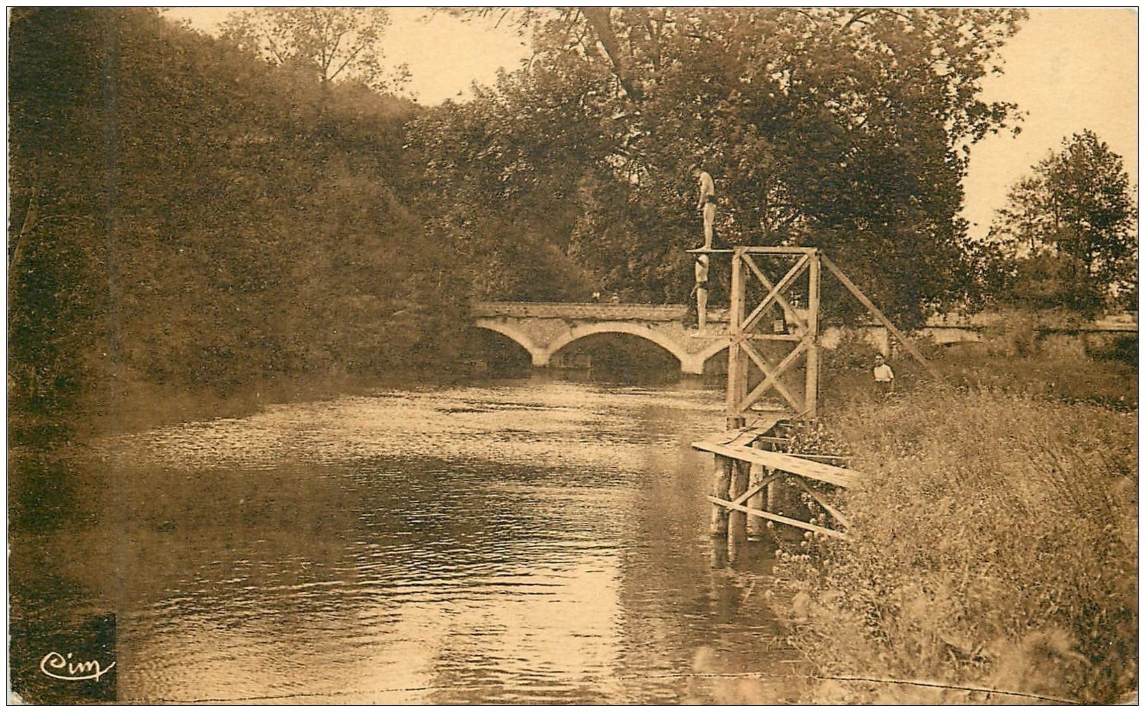 carte postale ancienne 41 THORE-LA-ROCHETTE. Baignade et Plongeoir sur le Loir