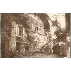 carte postale ancienne 41 TROO. Escalier Saint-Gabriel
