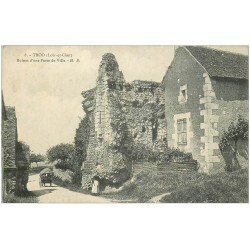 carte postale ancienne 41 TROO. Ruines Porte de Ville 1917