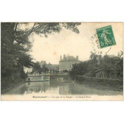 carte postale ancienne 51 BAZANCOURT. Animation sur Grand Pont. Timbre Taxe vers 1910