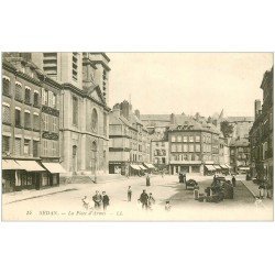 carte postale ancienne 08 SEDAN. Place d'Armes. Magasin à l'Incroyable