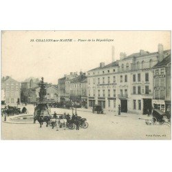carte postale ancienne 51 CHALONS-SUR-MARNE. Place de la République 1917 Hôtel du Renard