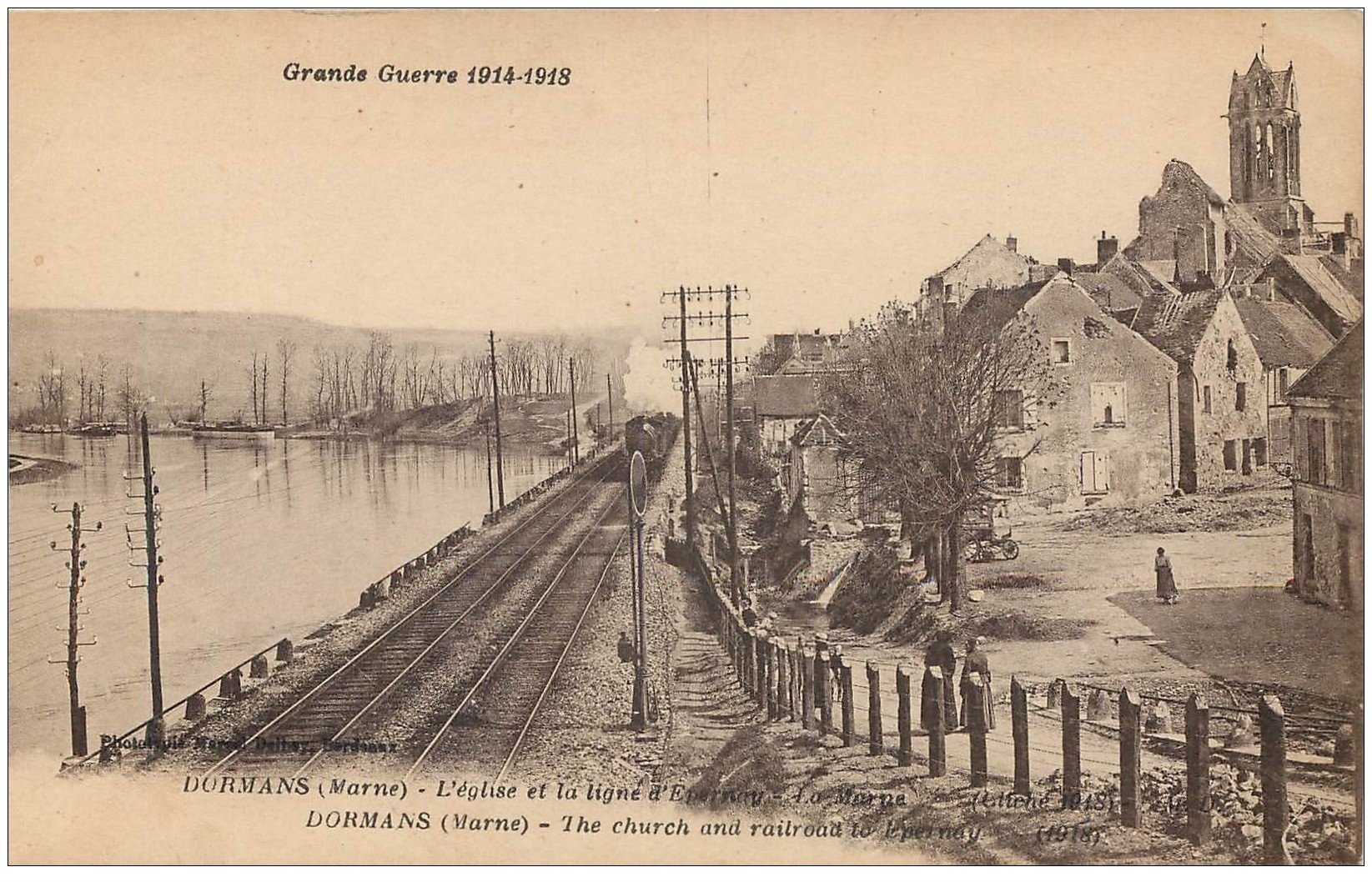 51 DORMANS. Train sur ligne du Chemin de Fer et Eglise