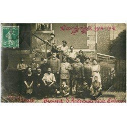 93 SAINT-DENIS. Campagne 1914-15. Groupe d'Ardennais à l'Usine à Bois Godart
