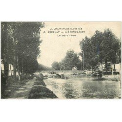 carte postale ancienne 51 EPERNAY. Pont et Péniche sur Canal 1918