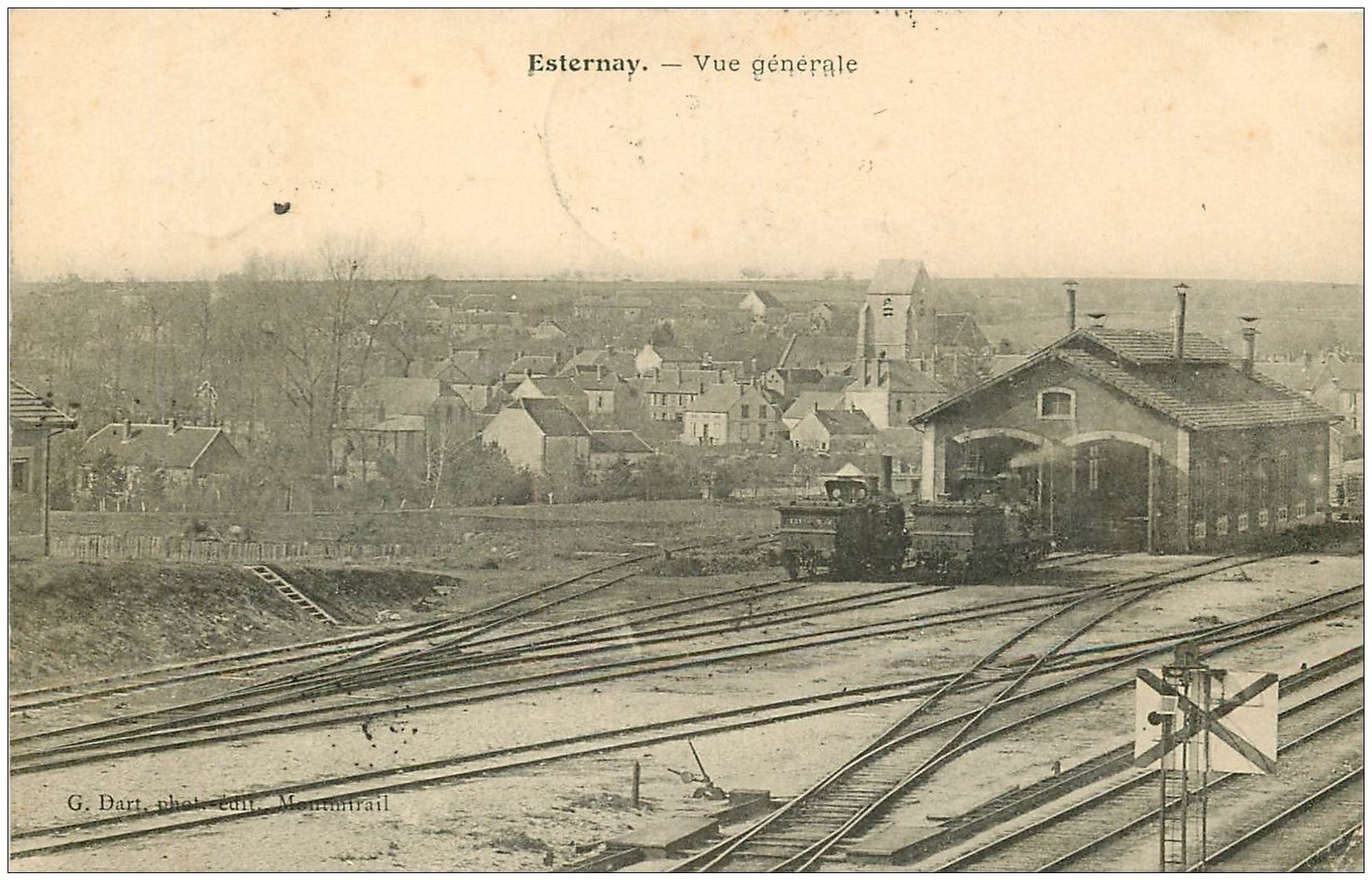 51 ESTERNAY. Locomotive ligne du Chemin de Fer et Entrepôt de la Gare 1905 vue générale