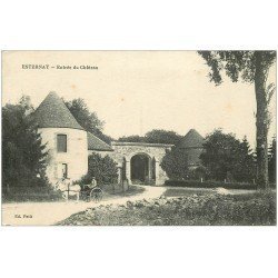 carte postale ancienne 51 ESTERNAY. Sulky à l'Entrée du Château 1917