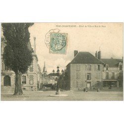 carte postale ancienne 51 FERE-CHAMPENOISE. Hôtel de Ville et Rue du pont 1905 Grands Economats Français