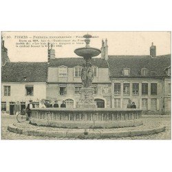 carte postale ancienne 51 FISMES. Fontaine Place Lamotte belle animation 1915