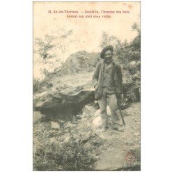 carte postale ancienne 09 AX-LES-THERMES. Casteilla l'Homme des Bois devant son abri sous roche