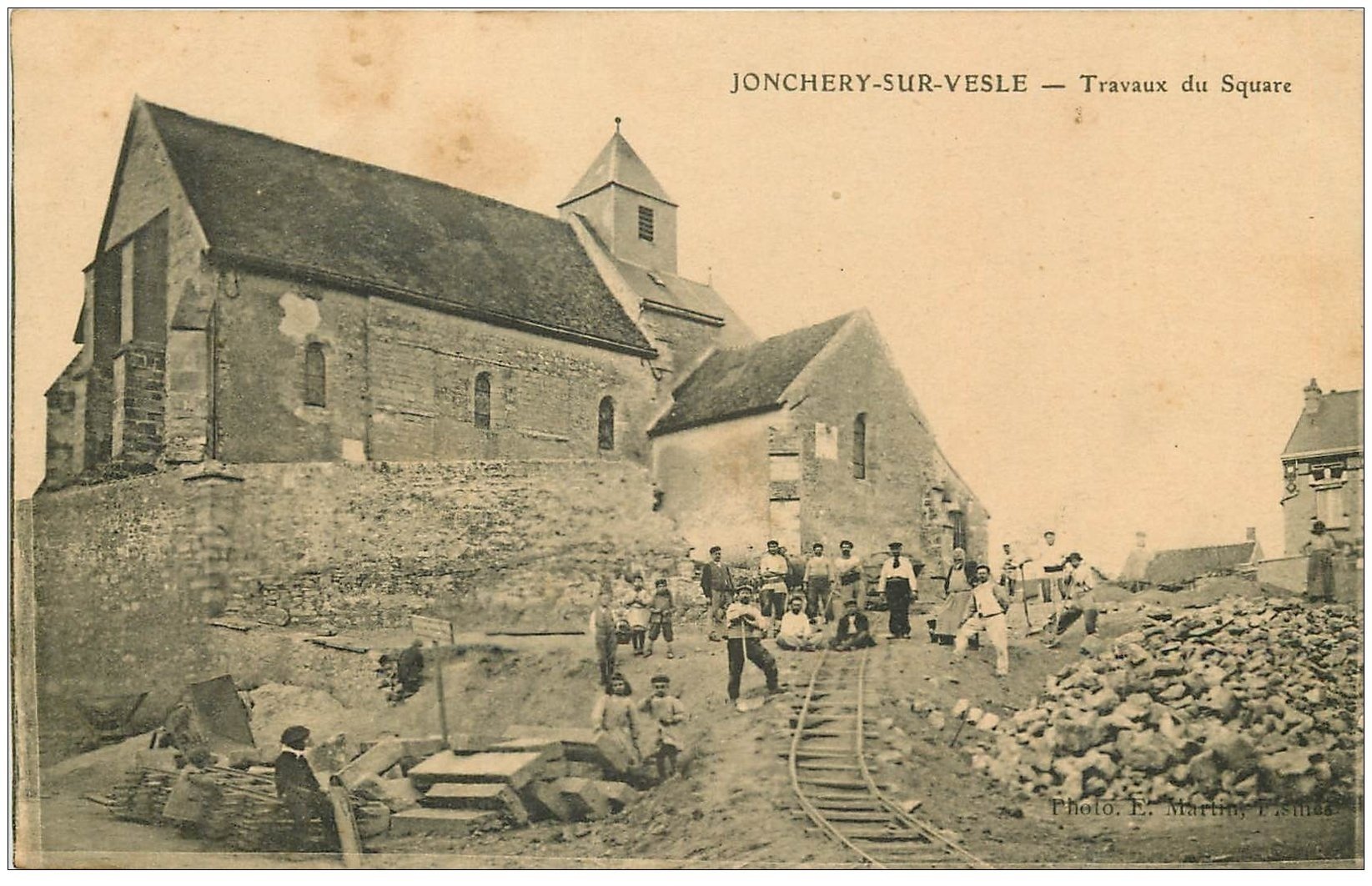 carte postale ancienne 51 JONCHERY-SUR-VESLE. Travaux du Square Ouvriers Tailleurs et Casseurs de pierres