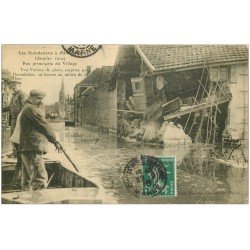 carte postale ancienne 51 JUVIGNY. Inondations 1910 Rue Principale
