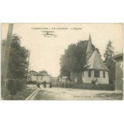 carte postale ancienne 51 L'ARGONNE. LE CHEMIN. Eglise et Aéroplane