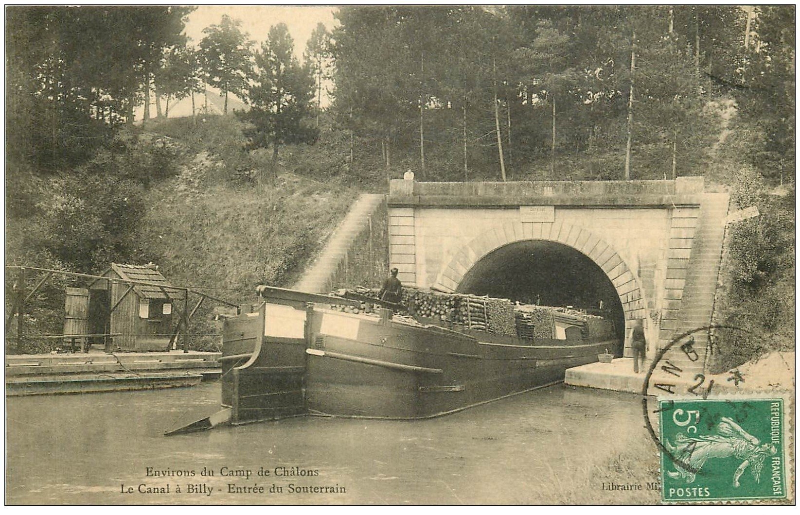 51 LE CANAL A BILLY. Péniche à l'Entrée du Souterrain 1914