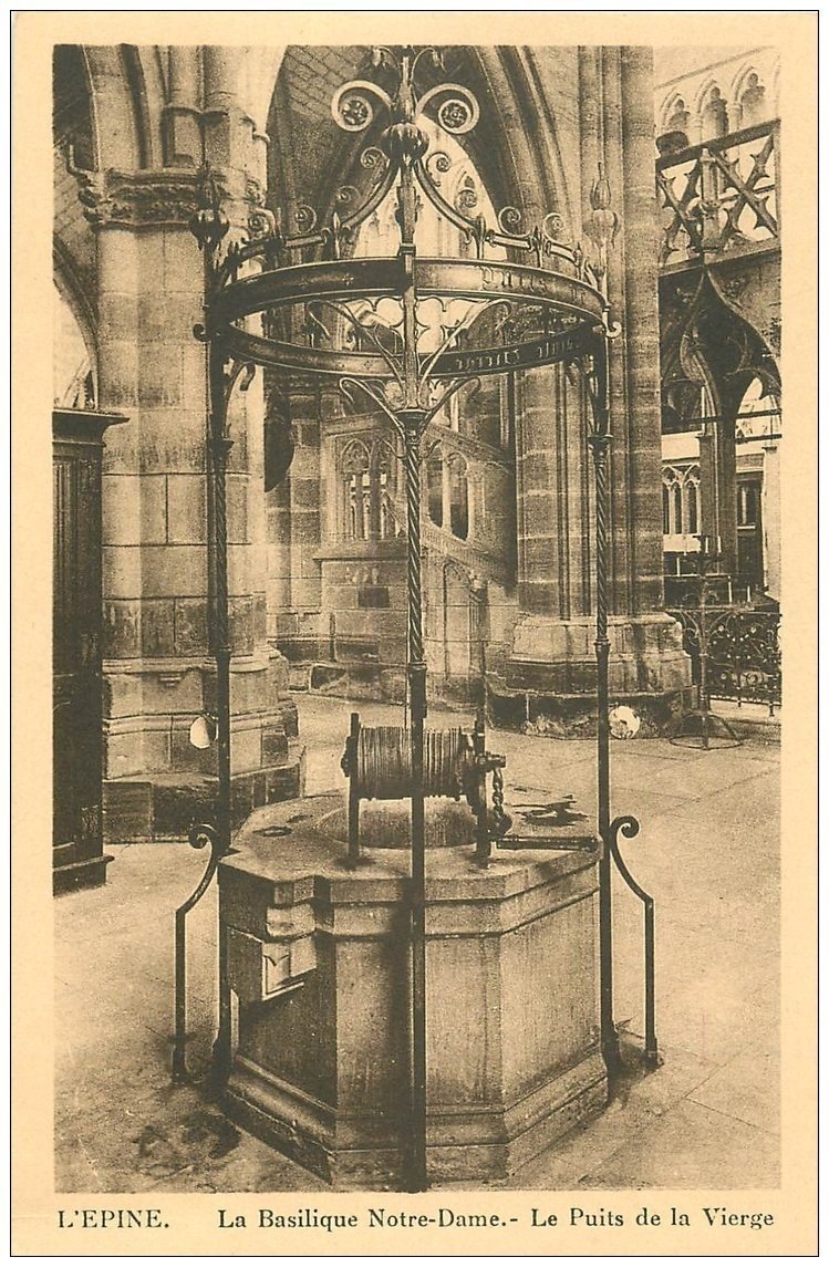 carte postale ancienne 51 L'EPINE. Basilique Puits de la Vierge