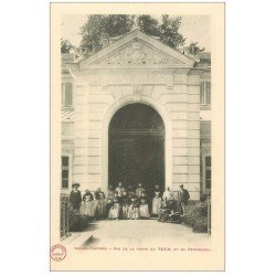 carte postale ancienne 09 AX-LES-THERMES. Le Personnel Porte du Teich