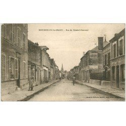 carte postale ancienne 51 MOURMELON-LE-GRAND. Rue Général Gouraud Pâtisserie et affiche Lu