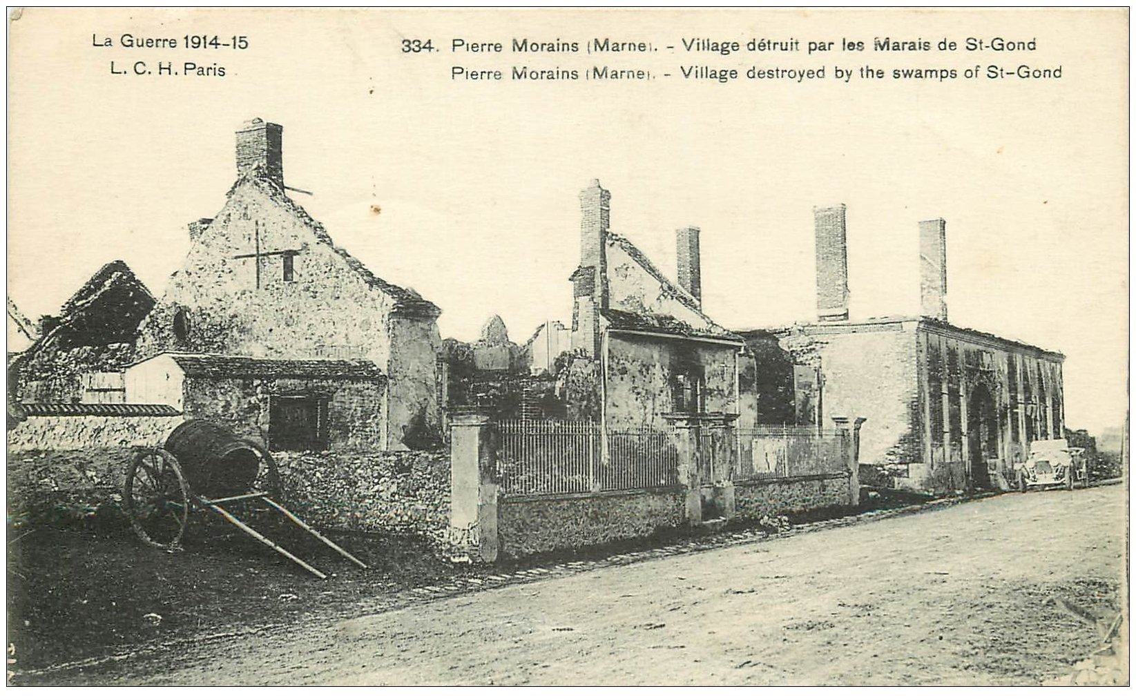 carte postale ancienne 51 PIERRE MORAINS. Village détruit par les Marais de Saint-Gond voiture 1915