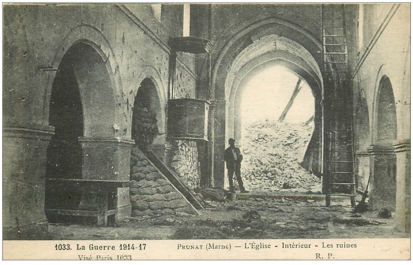 carte postale ancienne 51 PRUNAY. Ruines Eglise animation