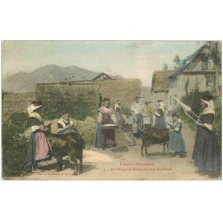 carte postale ancienne 09 BETHMALE. Chevrière, Fileuse et Laitier au Village 1905