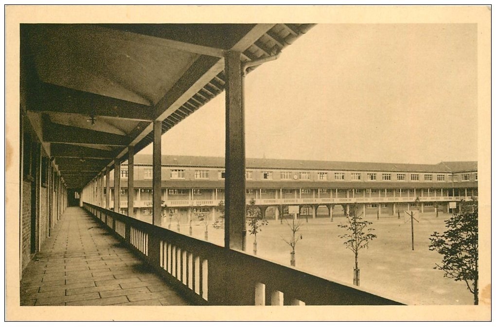 carte postale ancienne 51 REIMS. Ecole Professionnelle et Primaire Galerie premier étage