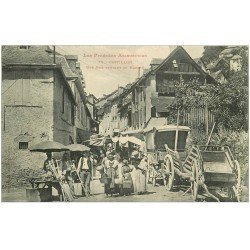 carte postale ancienne 09 CASTILLON. Une Rue pendant le Marché. Vente d'Echasses ou manches de Faux en bois