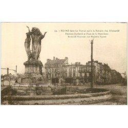 carte postale ancienne 51 REIMS. Place République Fontaine Bartholdi
