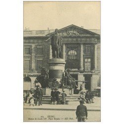 carte postale ancienne 51 REIMS. Place Royale 205 Cycliste