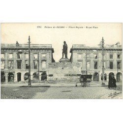 carte postale ancienne 51 REIMS. Place Royale en ruine Vendeur ambulant