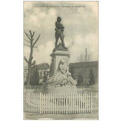 carte postale ancienne 51 VITRY-LE-FRANCOIS. Monument Colonel Moll 1918