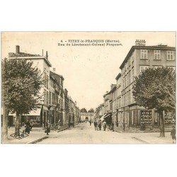 carte postale ancienne 51 VITRY-LE-FRANCOIS. Rue du Lieutenant-Colonel Picquart 1927