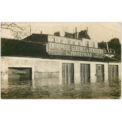 42 LE COTEAU. Carte Photo rare Entreprise Menuiserie Visseyrias inondations de 1907
