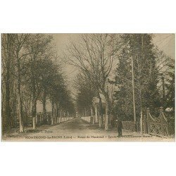 carte postale ancienne 42 MONTROND-LES-BAINS. Entrée Etablissement Thermal 1932