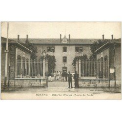 carte postale ancienne 42 ROANNE. Caserne Werlée Route de Paris. Militaires