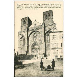 carte postale ancienne 43 LA CHAISE-DIEU. Abbaye et Café du Progrès