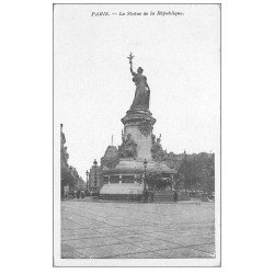 PARIS 10. La Statue Place de la République