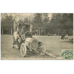 carte postale ancienne 75 PARIS NOUVEAU. Les Femmes du Monde Chauffeur conduisant un Landaulet 1907.