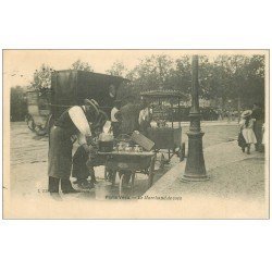 carte postale ancienne 75 PARIS VECU. Le Marchand de coco et de Gaufrette 1904. Vieux métiers