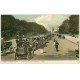 carte postale ancienne 75 PARIS. Fiacres et file de Taxis Avenue du Bois de Boulogne. Agent de Police vers 1910