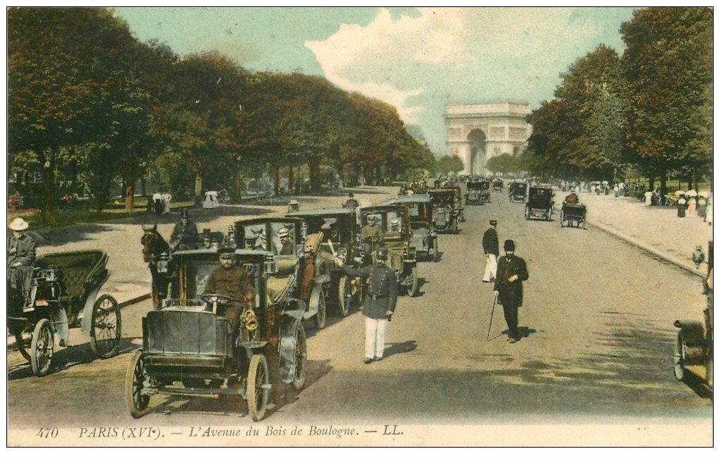carte postale ancienne 75 PARIS. Fiacres et file de Taxis Avenue du Bois de Boulogne. Agent de Police vers 1910