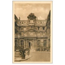 PARIS 04. Ecole Massillon Quai Célestins. Cour
