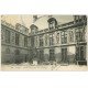 PARIS 04. Musée Carnavalet avec Laveur de vitres